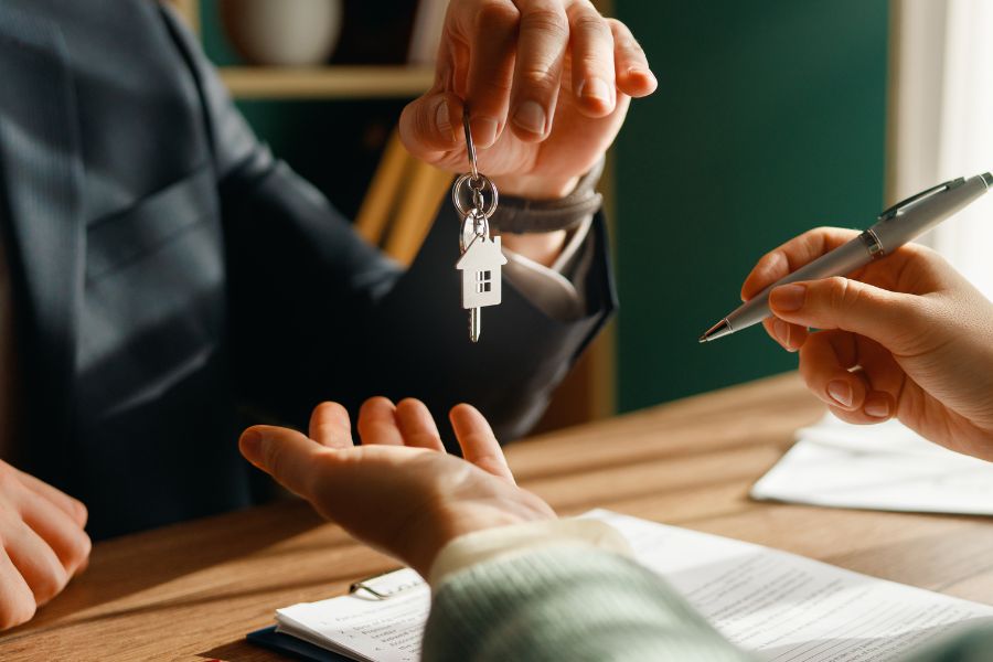 E-Auctions in Greece for Foreign Investors: A Practical Guide